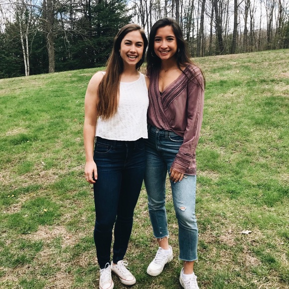 Meet your Posher, Sofia - Picture 3 of 4